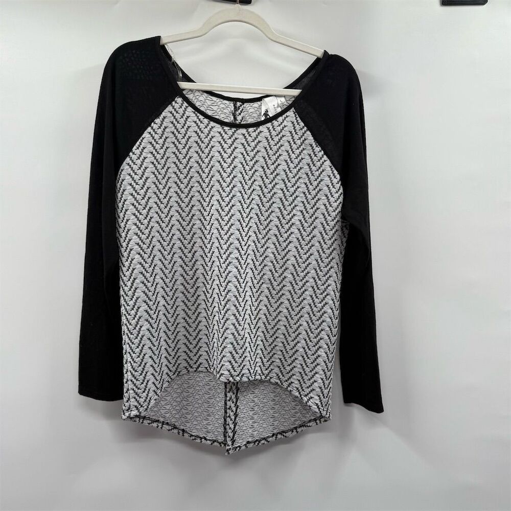 Society girl  Chevron Blouse Black Long Sleeve Size L Casual